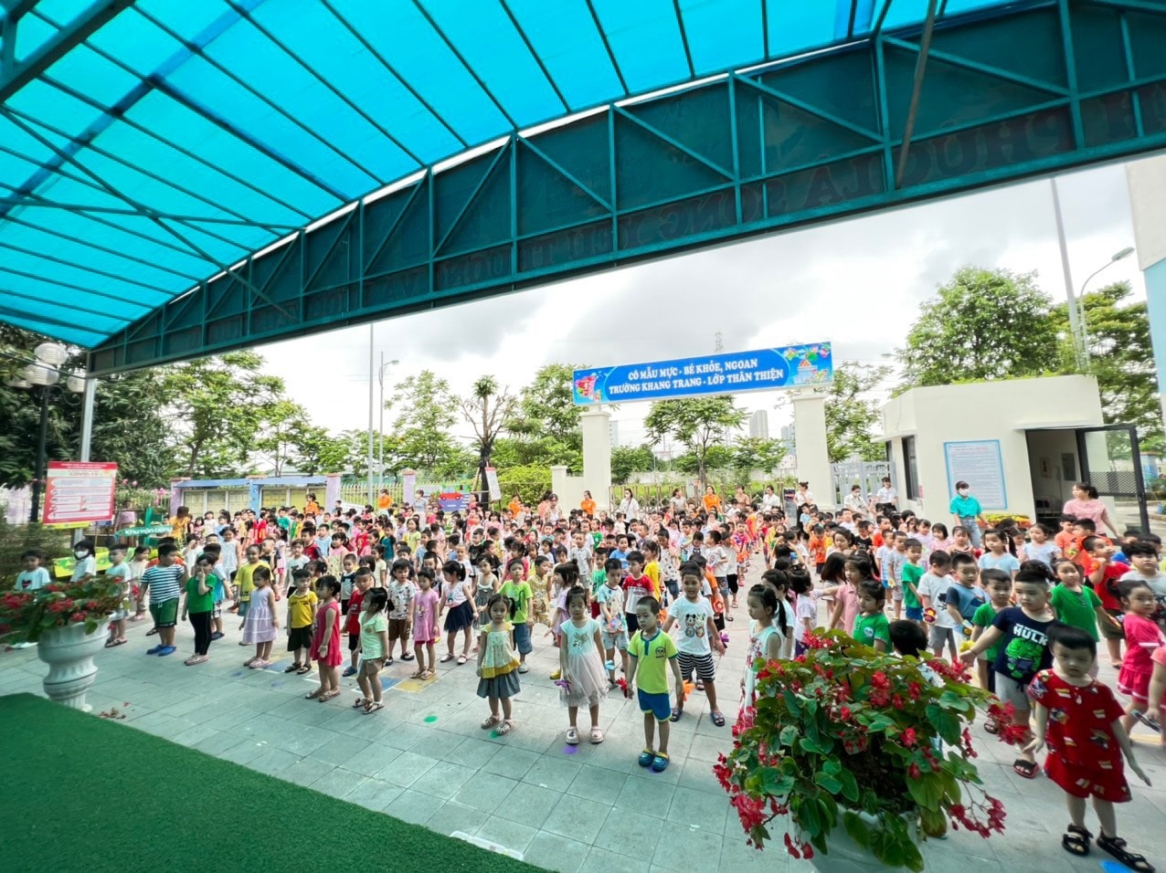 Đến trường hoa sẽ nở