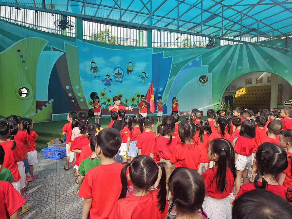 Khởi động ngày mới, đầu tuần thật rộn ràng, vui cùng ctươi ác bé yêu trường Mầm non Lê Quý Đôn ạ