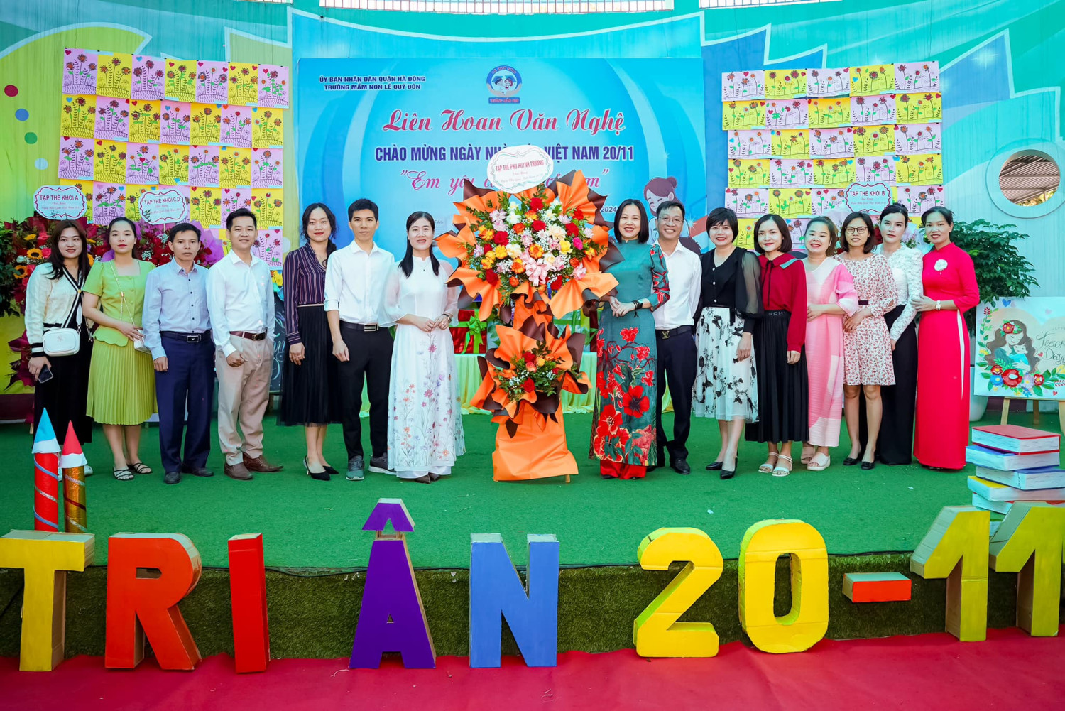 Chào Mừng ngày nhà giáo Việt Nam 20/11: EM YÊU CÔ GIÁO CỦA EM